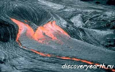 Извержение вулкана порождает магму